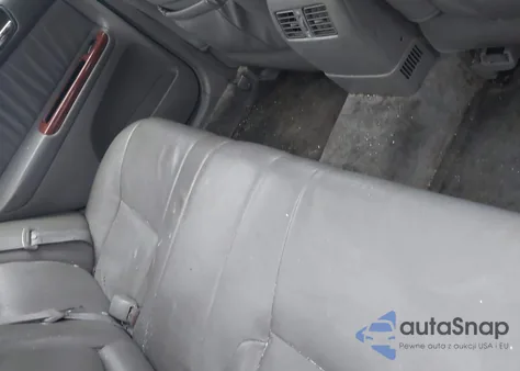 2005 Toyota Camry Xle V6 z USA, uszkodzony, nr VIN 4T1BF30KX5U088061